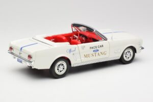 Ford Mustang Pace Car Wimbledon White Solido 1:18 81578 Métal Moulé — image 3 sur 8