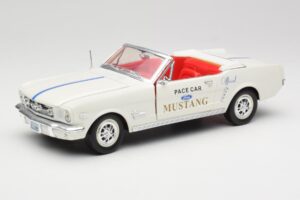 Ford Mustang Pace Car Wimbledon White Solido 1:18 81578 Métal Moulé