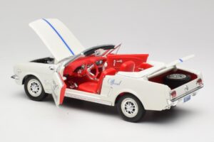 Ford Mustang Pace Car Wimbledon White Solido 1:18 81578 Métal Moulé — image 5 sur 8