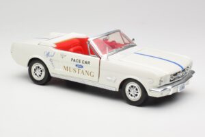 Ford Mustang Pace Car Wimbledon White Solido 1:18 81578 Métal Moulé — image 6 sur 8