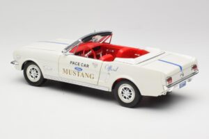 Ford Mustang Pace Car Wimbledon White Solido 1:18 81578 Métal Moulé — image 7 sur 8
