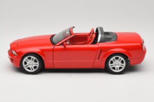 Ford Mustang S197 GT Cabriolet Rouge Beanstalk Group 1:18 FOR10016R Métal Moulé — image 4 sur 8