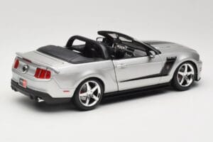 Ford Mustang S197 Roush 427R Cabriolet Argent Maisto 1:18 31669 Métal Moulé — image 3 sur 8