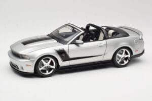 Ford Mustang S197 Roush 427R Cabriolet Argent Maisto 1:18 31669 Métal Moulé