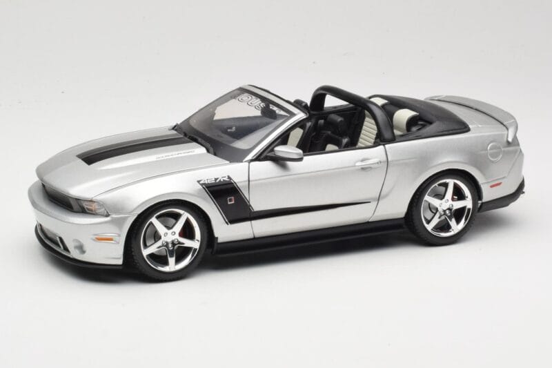 Ford Mustang S197 Roush 427R Cabriolet Argent Maisto 1:18 31669 Métal Moulé