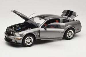 Ford Mustang S197 Shelby GT500 40th Anniversary Gris Shelby Collectibles 1:18 DC075005 Métal Moulé — image 2 sur 8