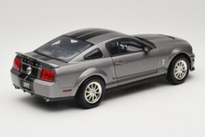 Ford Mustang S197 Shelby GT500 40th Anniversary Gris Shelby Collectibles 1:18 DC075005 Métal Moulé — image 3 sur 8