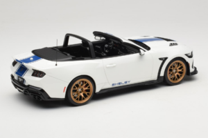 Ford Mustang S650 Shelby Super Snake Oxford White GT Spirit 1:18 GT572 Résine — image 2 sur 6