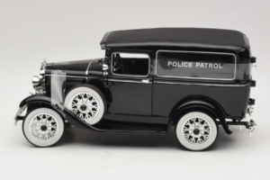 Ford Panel Car Police Patrol Signature Models 1:18 18143 Métal Moulé — image 3 sur 6