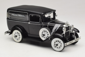 Ford Panel Car Police Patrol Signature Models 1:18 18143 Métal Moulé — image 4 sur 6
