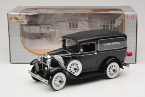 Ford Panel Car Police Patrol Signature Models 1:18 18143 Métal Moulé — image 6 sur 6