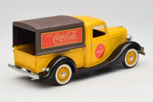Ford Pick Up Michelin Solido 1:18 8024 Métal Moulé — image 3 sur 8