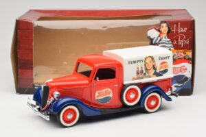 Ford Pickup Truck Pepsi-Cola Solido 1:18 99053 Métal Moulé — image 8 sur 8