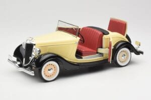 Ford Roadster Dearborn Yellow Solido 1:18 8008 Métal Moulé — image 2 sur 8