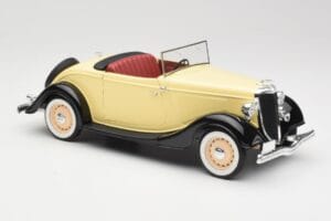 Ford Roadster Dearborn Yellow Solido 1:18 8008 Métal Moulé — image 6 sur 8