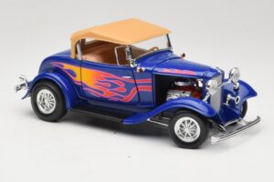 Ford Roadster Street Rod Bleu with Fire Road Signature 1:18 92249 Métal Moulé — image 6 sur 8