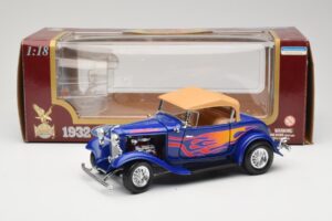 Ford Roadster Street Rod Bleu with Fire Road Signature 1:18 92249 Métal Moulé — image 8 sur 8