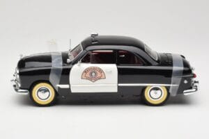 Ford Sedan Washington State Police Solido 1:18 8158 Métal Moulé — image 4 sur 8