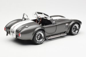 Ford Shelby Cobra 427 S/C Gris Métallisé Avec Rayures Blanches Kyosho 1:18 08045GRW Métal Moulé — image 3 sur 8
