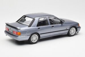 Ford Sierra RS Cosworth Bleu Clair MCG 1:18 MCG18174 Métal Moulé — image 2 sur 6