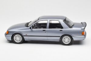 Ford Sierra RS Cosworth Bleu Clair MCG 1:18 MCG18174 Métal Moulé — image 3 sur 6