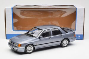 Ford Sierra RS Cosworth Bleu Clair MCG 1:18 MCG18174 Métal Moulé — image 6 sur 6