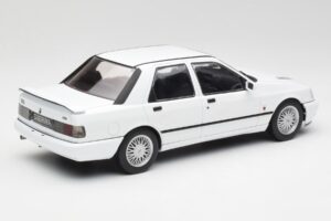 Ford Sierra RS Cosworth 4x4 Blanc MCG 1:18 MCG18353 Métal Moulé — image 2 sur 6