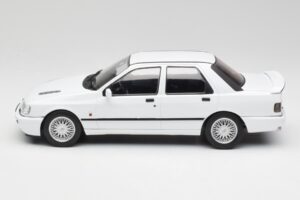 Ford Sierra RS Cosworth 4x4 Blanc MCG 1:18 MCG18353 Métal Moulé — image 3 sur 6