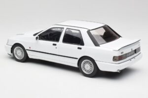 Ford Sierra RS Cosworth 4x4 Blanc MCG 1:18 MCG18353 Métal Moulé — image 5 sur 6