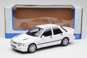 Ford Sierra RS Cosworth 4x4 Blanc MCG 1:18 MCG18353 Métal Moulé — image 6 sur 6