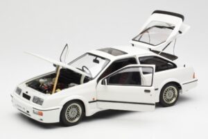 Ford Sierra RS Cosworth Blanc AUTOart 1:18 72862 Métal Moulé — image 2 sur 8