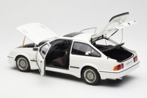 Ford Sierra RS Cosworth Blanc AUTOart 1:18 72862 Métal Moulé — image 5 sur 8
