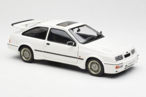 Ford Sierra RS Cosworth Blanc AUTOart 1:18 72862 Métal Moulé — image 6 sur 8