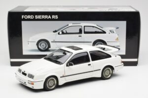 Ford Sierra RS Cosworth Blanc AUTOart 1:18 72862 Métal Moulé — image 8 sur 8