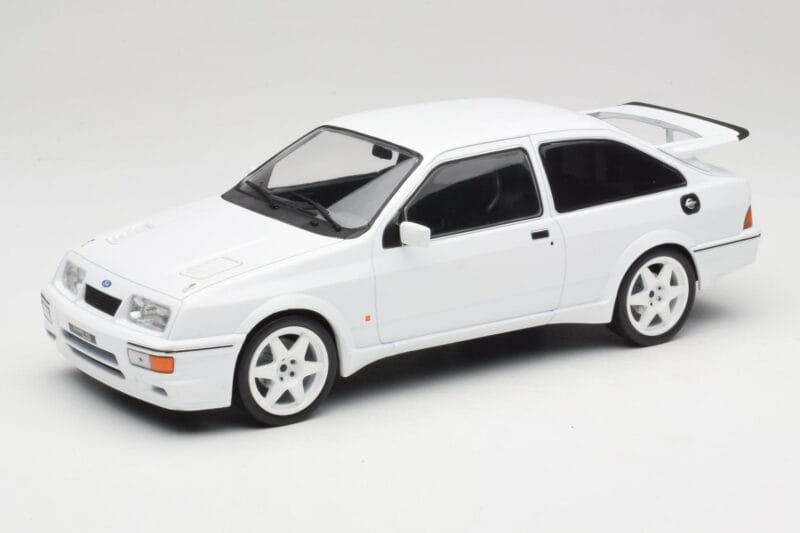 Ford Sierra RS Cosworth Blanc IXO 1:18 18CMC121 Métal Moulé