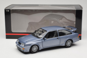 Ford Sierra RS Cosworth Bleu Minichamps 1:18 150084002 Métal Moulé — image 8 sur 8