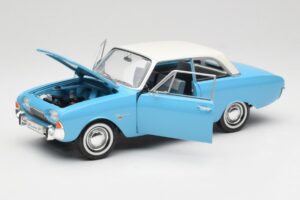 Ford Taunus 12M P1 Taunus Blue Revell 1:18 08880 Métal Moulé — image 2 sur 8