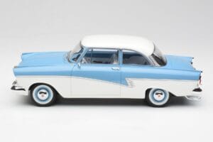Ford Taunus 17M P2 Bleu Clair & Blanc BoS Models 1:18 BOS019 Métal Moulé — image 3 sur 6
