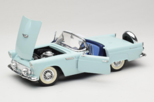 Ford Thunderbird Vert Revell 1:18 8804-G1 Métal Moulé — image 2 sur 8