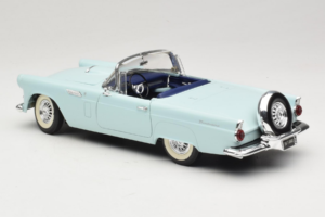 Ford Thunderbird Vert Revell 1:18 8804-G1 Métal Moulé — image 7 sur 8