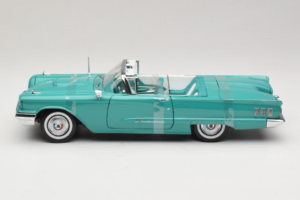 Ford Thunderbird Cabriolet Vert Sun Star 1:18 4315-P1 Métal Moulé — image 3 sur 6