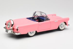 Ford Thunderbird Rose Revell 1:18 8804 Métal Moulé — image 3 sur 8