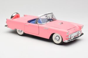 Ford Thunderbird Rose Revell 1:18 8804 Métal Moulé — image 6 sur 8