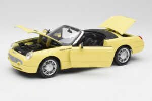 Ford Thunderbird Show Car Jaune Maisto 1:18 50335 Métal Moulé — image 2 sur 8