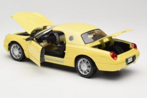 Ford Thunderbird Show Car Jaune Maisto 1:18 50336 Métal Moulé — image 5 sur 8