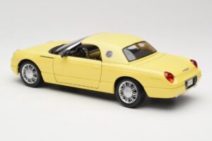 Ford Thunderbird Show Car Jaune Maisto 1:18 50336 Métal Moulé — image 7 sur 8