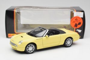 Ford Thunderbird Show Car Jaune Maisto 1:18 50335 Métal Moulé — image 8 sur 8