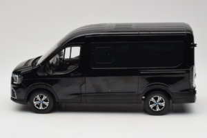 Ford Transit Noir JMC 1:18 SHRV363CM02JP Métal Moulé — image 4 sur 8