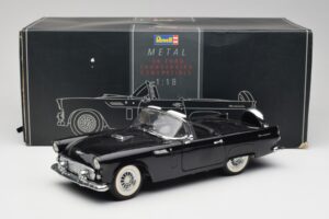Ford Thunderbird Cabriolet Noir Revell 1:18 8818-M1 Métal Moulé — image 8 sur 8