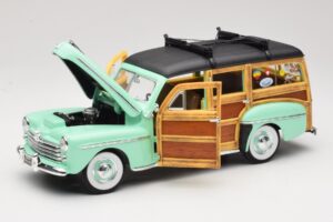 Ford Woody Panel Wagon Vert Menthe Road Signature 1:18 20028 Métal Moulé — image 2 sur 8